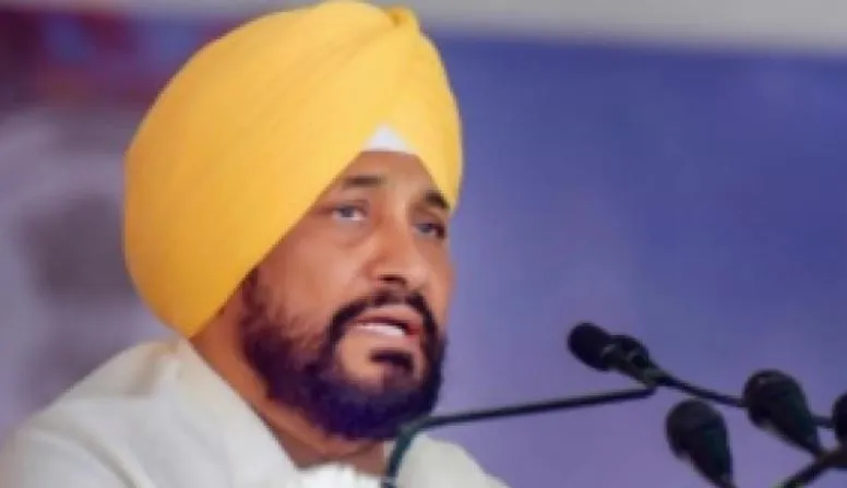 Petrol-Diesel Price: सीएम चन्नी का बड़ा ऐलान- पंजाब में पेट्रोल दस रुपये, डीजल पांच रुपये प्रति लीटर हुआ सस्ता