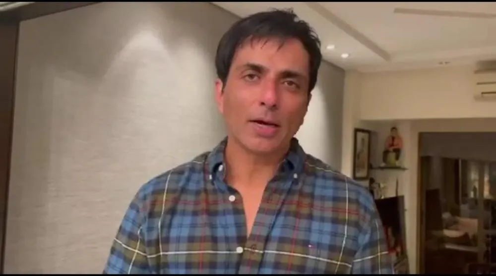 बरेली: नन्हीं मन्हा की मदद के लिए सोनू सूद का वीडियो, कहा हम सभी उसके लिए कंट्रीब्यूट करें  