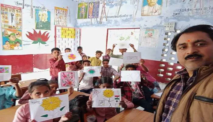 हरदोई: जूनियर हाई स्कूलों में मतदाता जागरूकता के संबंध में पोस्टर प्रतियोगिता का हुआ आयोजन