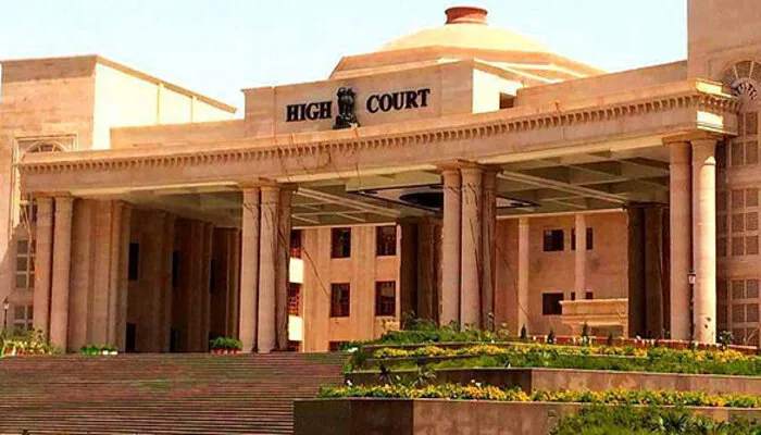 लखनऊ हाईकोर्ट का सख्त आदेशः खरगापुर की सरकारी जमीनों से 3 महीने में हटाए जाए अवैध कब्जे