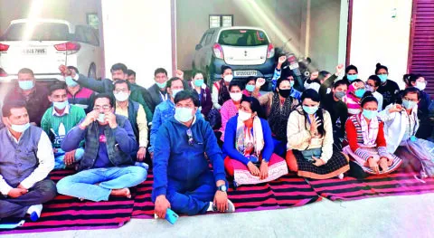 खटीमा: हरियाणा की तर्ज पर ग्रेड पे की मांग मुखर, स्वास्थ्यकर्मियों का फूटा गुस्सा