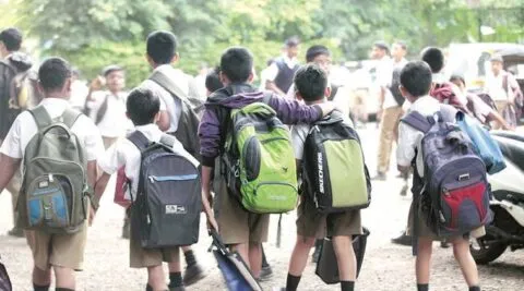 हल्द्वानी: पौने दो साल बाद पुरानी समय सारिणी से खुले स्कूल