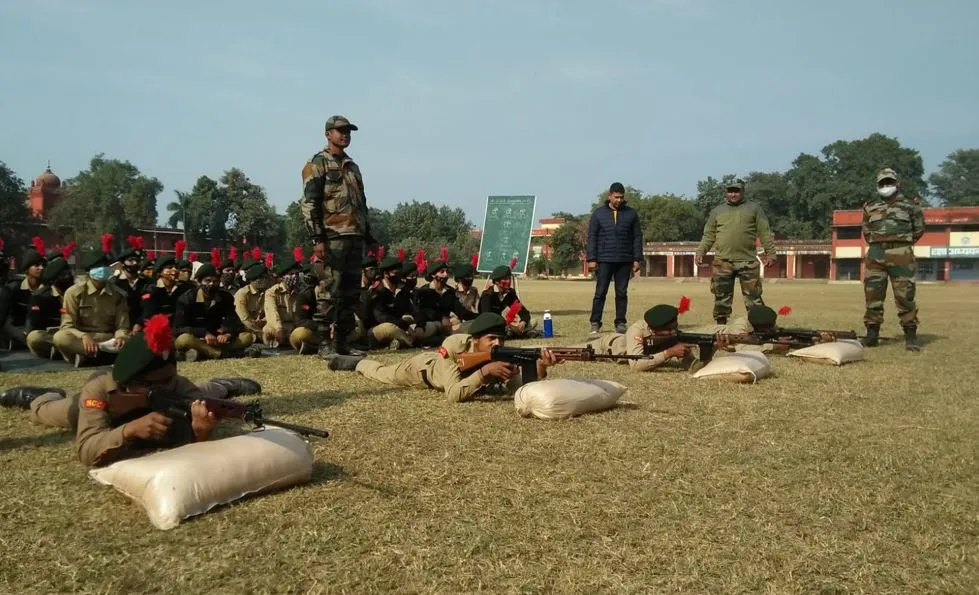 बरेली: 138 एनसीसी कैडेटों ने सीखा एक गोली एक दुश्मन का लक्ष्य
