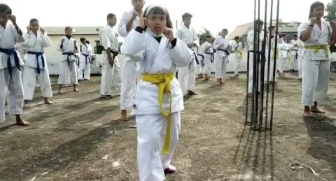 हल्द्वानी: बेल्ट प्रमोशन टेस्ट के लिए कराटे खिलाड़ियों ने दिखाया दम, स्टंट से किया हैरान