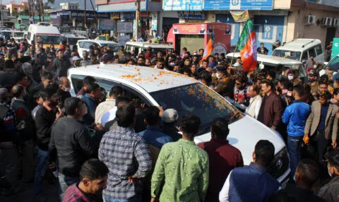 मुख्यमंत्री धामी का हल्द्वानी दौरा बना राहगीरों के लिए सिरदर्द, घंटों जाम में फंसे रहे वाहन चालक