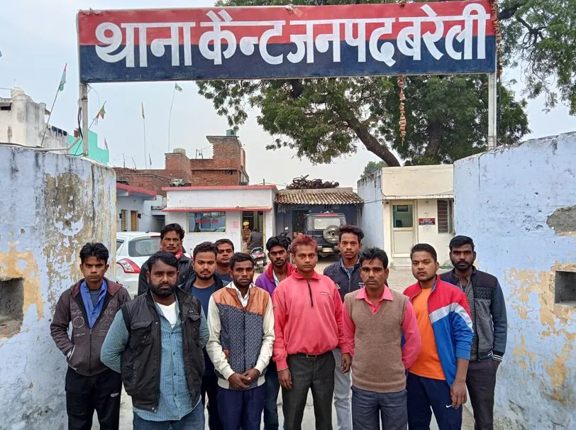 बरेली: रजत हत्याकांड में पुलिस खाली हाथ, परिजन पहुंचे थाने