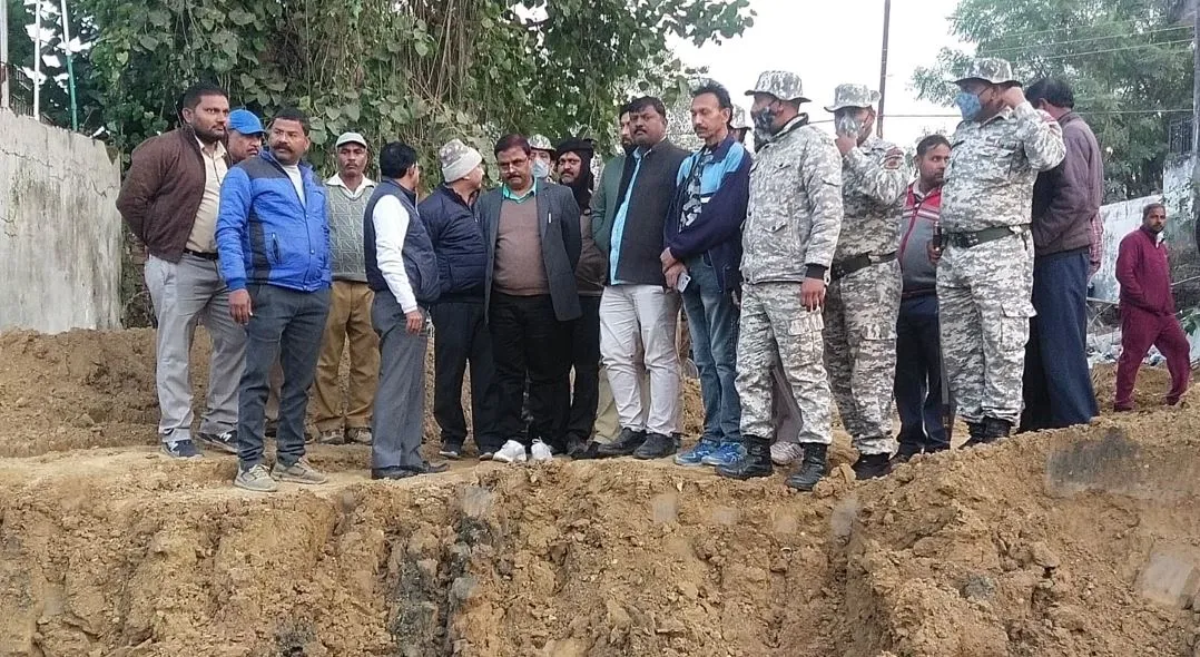 बरेली: डेलापीर तालाब को पाटकर माफिया ने की कब्जे की कोशिश