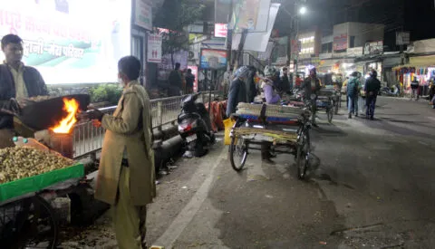 हल्द्वानी: नगर निगम लापरवाह, ठिठुरते रहे राहगीर, नहीं जले अलाव