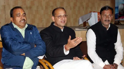 हल्द्वानी: विजय दिवस के कार्यक्रमों में पूर्व प्रधानमंत्री इंदिरा गांधी की उपेक्षा से गुस्साए कांग्रेसी, भाजपा सरकार को कोसा