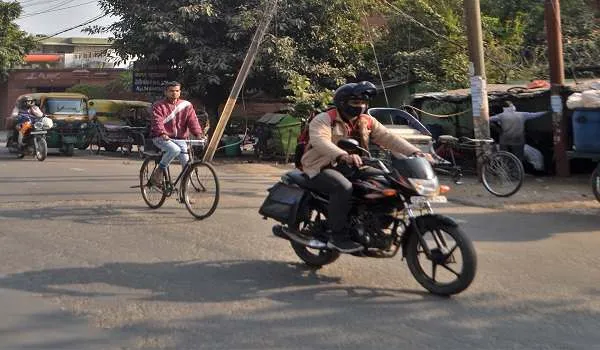 मुरादाबाद : सावधान! सड़कों पर संभलकर चलें… नींद में है नगर निगम