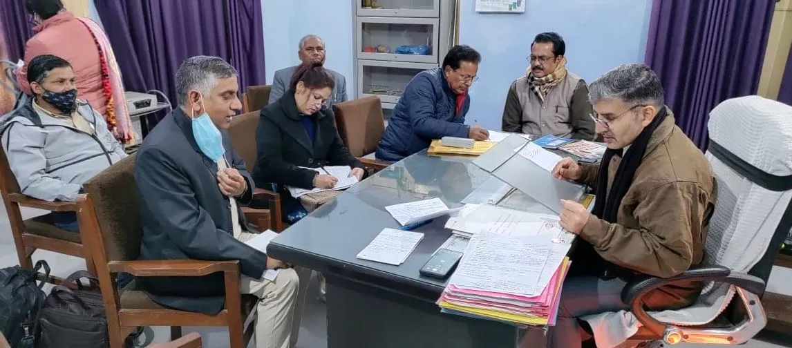 बरेली: डीआईओएस कार्यालय में पहली बार समाधान दिवस का आयोजन
