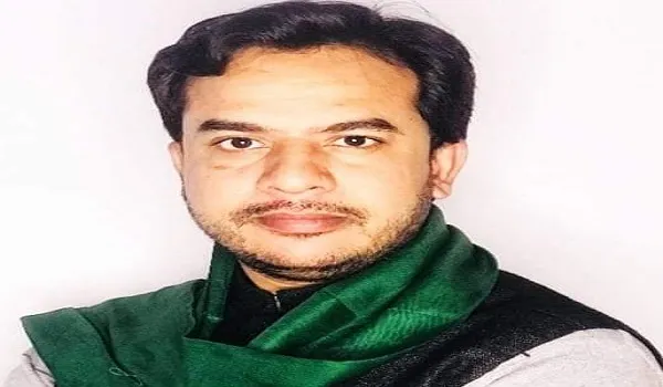 मुरादाबाद : वसीम रिजवी को जूता मारने वाले को 11 लाख इनाम की घोषणा