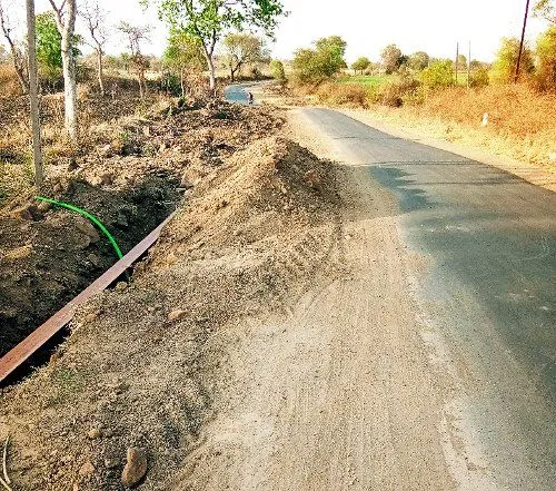 हल्द्वानी: डेढ़ साल पहले सड़क खोदकर गायब हो गए ठेकेदार