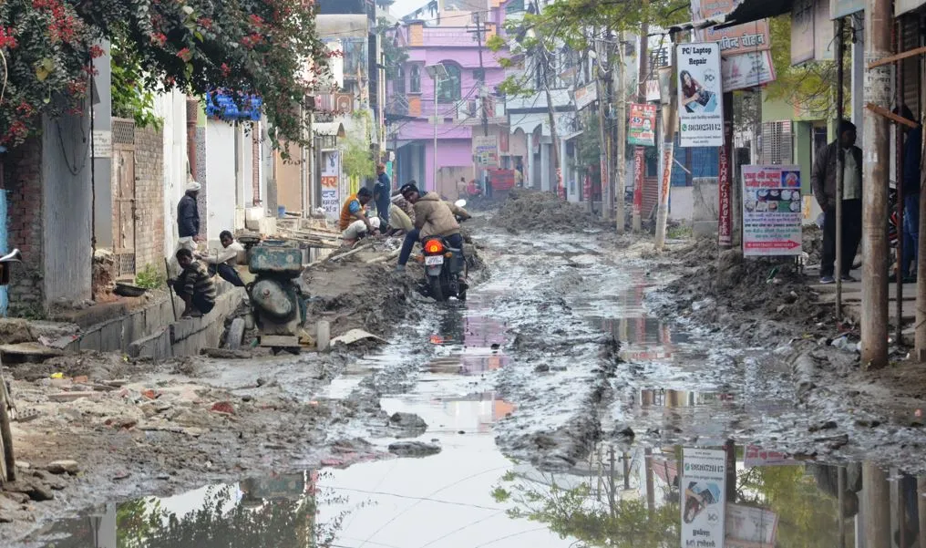 बरेली: करगैना में ठेकेदार ने खतरे में डाली बीडीए के आवंटियों की जान