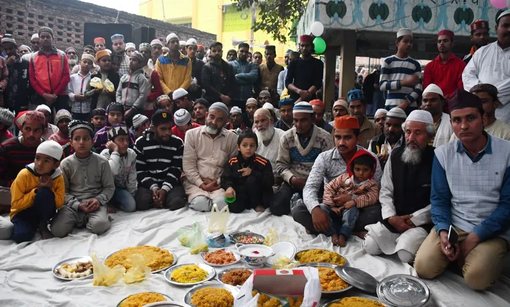 बरेली: अकीदत के साथ अदा की गाजी बाबा के कुल की रस्म