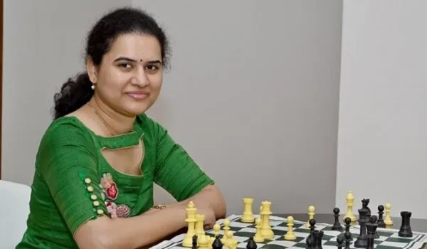 विश्व ब्लिट्ज टूर्नामेंट : नौ दौर के बाद वैशाली दूसरे, हम्पी संयुक्त तीसरे स्थान पर