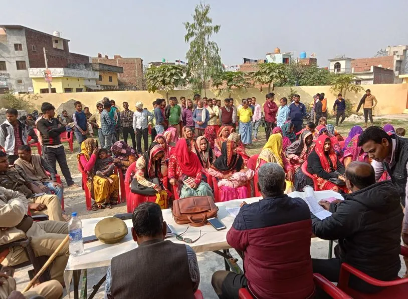 बरेली: पुलिस बल के बीच हुआ राशन की सरकारी दुकान का आवंटन