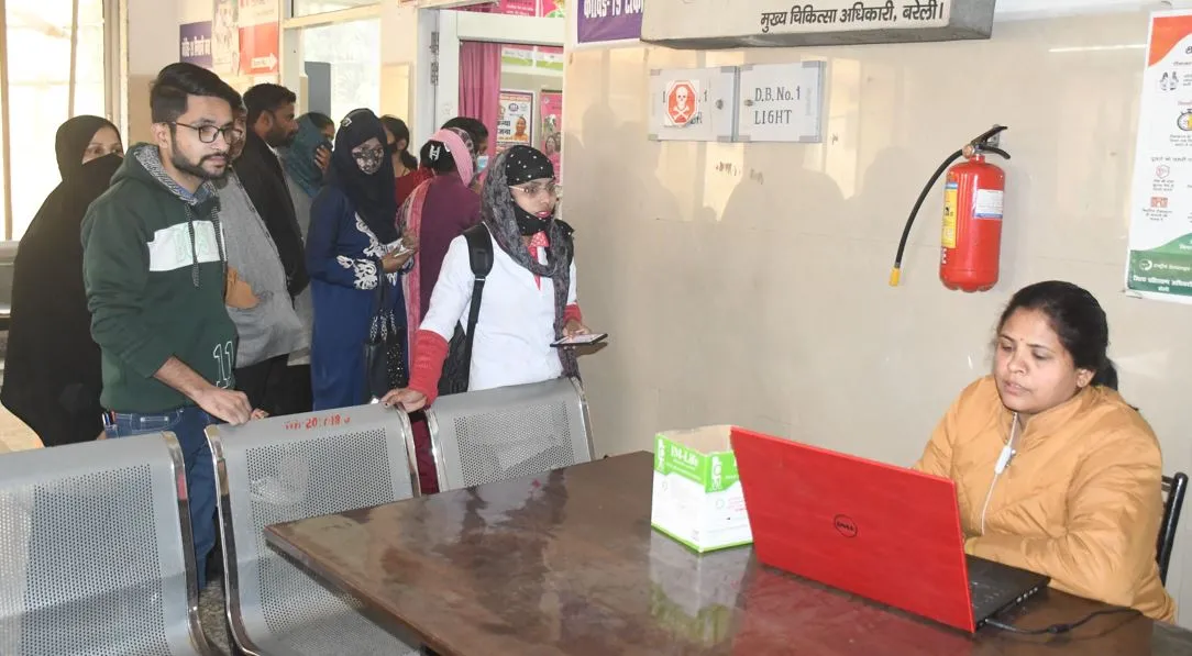 बरेली: दुबई से लौटा युवक कोरोना संक्रमित, विदेश से लौटे 106 अभी भी लापता