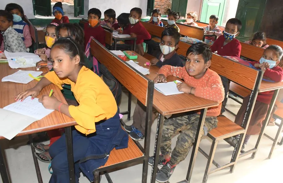 बरेली: 75 फीसदी खातों में रकम पहुंची फिर भी पुरानी ड्रेस में आ रहे कई छात्र