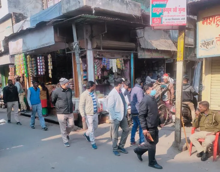 बरेली: अमित शाह और योगी के रोड शो के चलते हटेंगे बिजली के तार