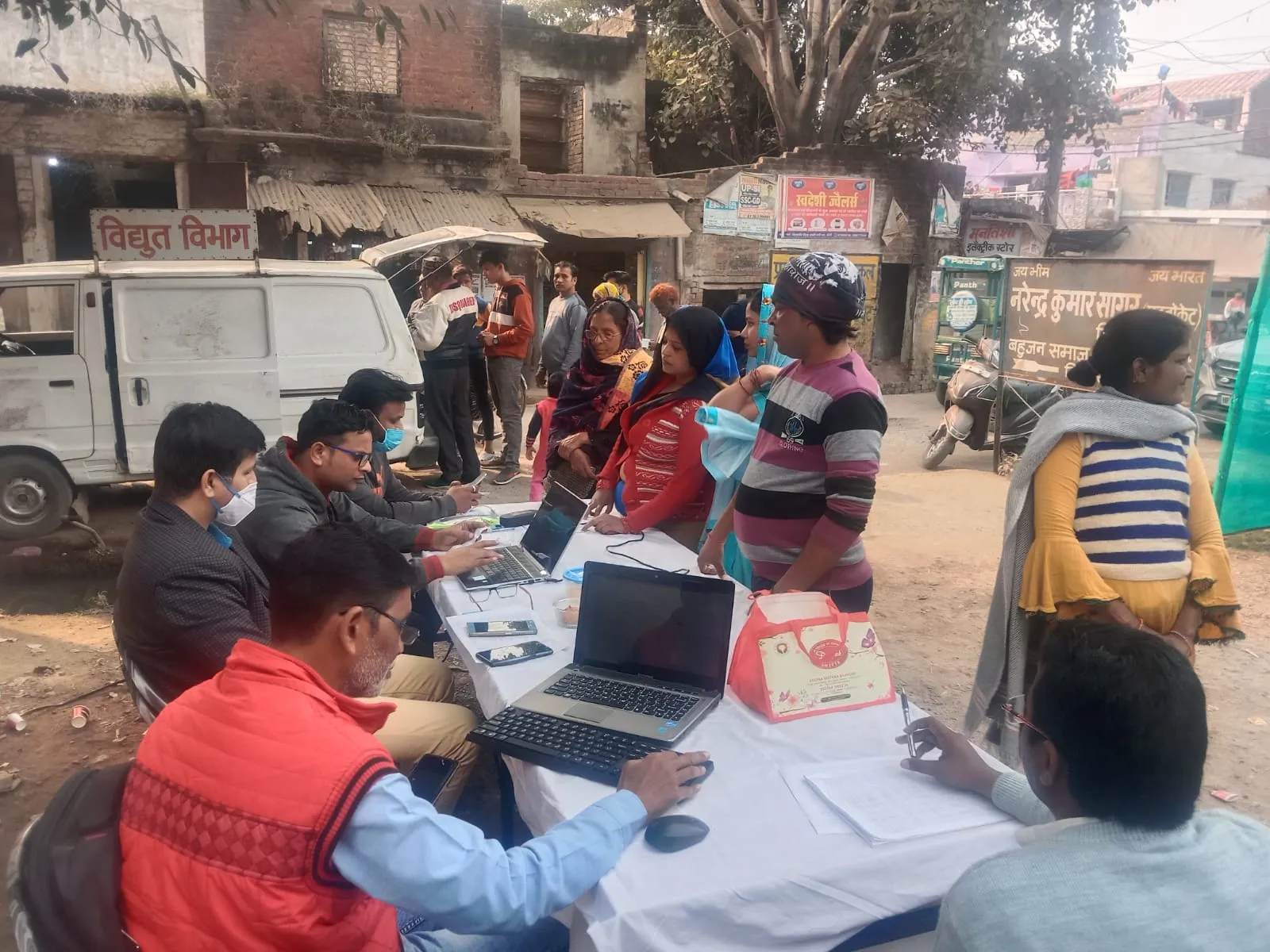 बरेली: ब्याज माफी को हजारों उपभोक्ताओं ने जमा किया बिजली बिल