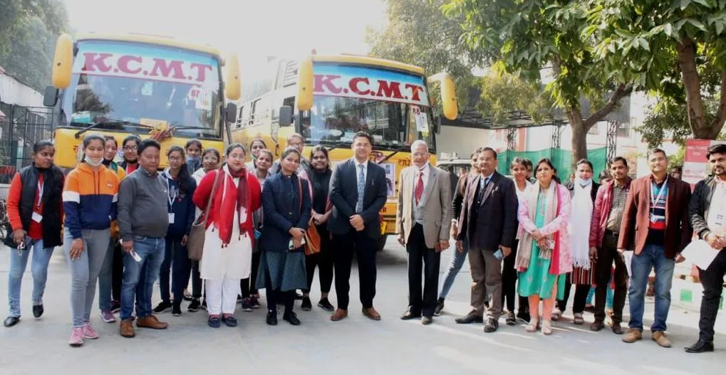 बरेली: चुनावी साल में 64 लाख छात्र-छात्राओं को मिलेंगे टेबलेट व स्मार्टफोन