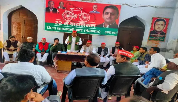भाजपा की जनविरोधी नीतियों को जनता में बताएं: रुश्दी मियां