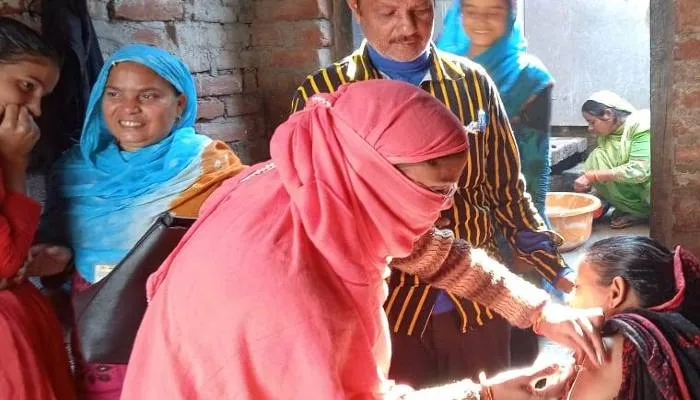 उन्नाव: नगर पंचायत कर्मियों ने कोविड के नए वेरिएंट से बचने के बताए उपाय