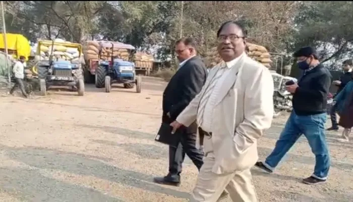 रायबरेली: धान क्रय केंद्रों का अपर आयुक्त ने किया निरीक्षण