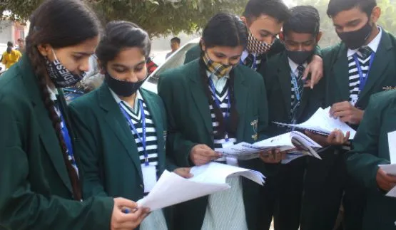 विवाद के बाद सीबीएसई ने 10वीं की परीक्षा के कुछ प्रश्नों को हटाया, दिए जाएंगे पूरे अंक