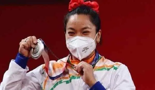 टोक्यो ओलंपिक में जीता रजत पदक, फिर भी मीराबाई का भारोत्तोलन में भविष्य अनिश्चित