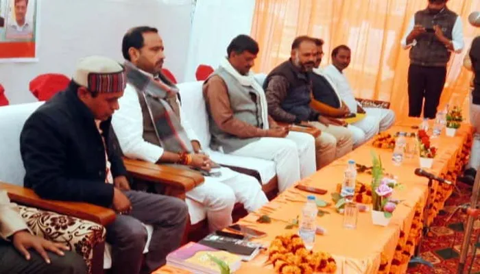 चित्रकूट: विद्यालय प्रबंध समिति और शिक्षक मिलकर सुधारें पढ़ाई का स्तर, जानें कैसे…