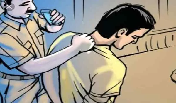 मुरादाबाद : छेड़छाड़ कर रहे युवक को दबोचकर पुलिस को सौंपा
