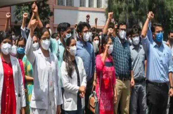 दिल्ली में रेजिडेंट डॉक्टरों ने वापस ली हड़ताल, NEET-PG काउंसलिंग में देरी से थे नाराज
