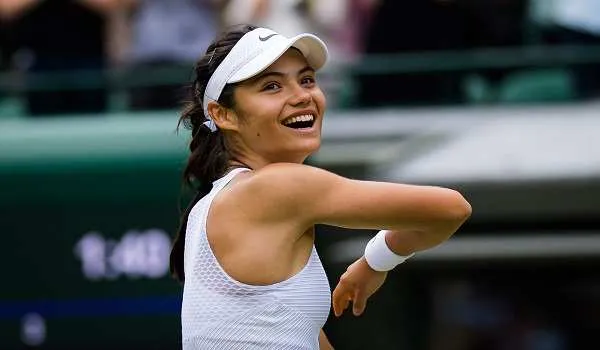 बीबीसी ने अमेरिकी ओपन चैम्पियन Emma Raducanu को वर्ष 2021 का सर्वश्रेष्ठ खिलाड़ी चुना