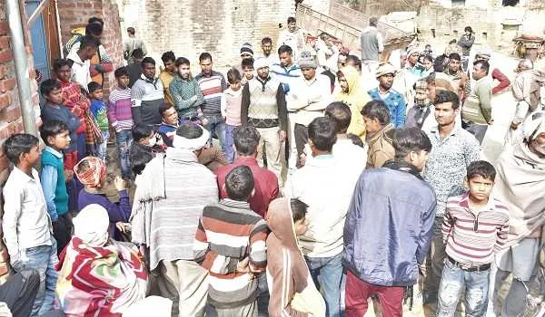 संभल : एसओजी ने भाजपा के मंडल मंत्री से फोन छीनकर जबरन गाड़ी में बैठाया, विरोध पर जो सामने आया उसे पीटा