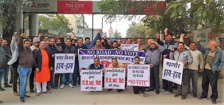 मुरादाबाद : सड़क हैं न पानी, सफाई में भी मनमानी, किसी को नहीं देंगे वोट