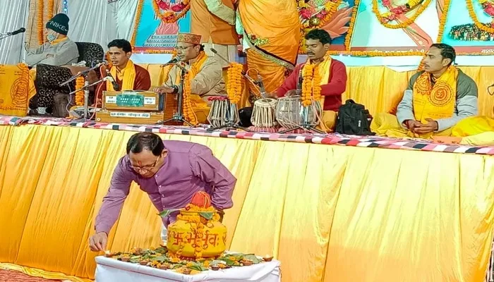 हरदोई: नव कुंडीय गायत्री महायज्ञ का भंडारे के साथ हुआ समापन