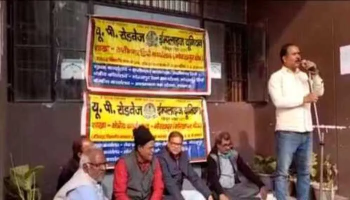 गोरखपुर: परिवहन निगम लखनऊ मुख्यालय का घेराव करेंगे रोडवेज कर्मी, जानें