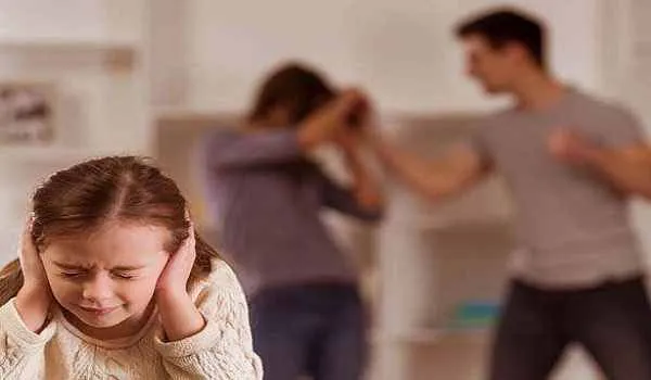 मुरादाबाद : मां-बाप के झगड़ों में छिन रहा बच्चों से बचपन, भरण-पोषण के 956 मामले दर्ज