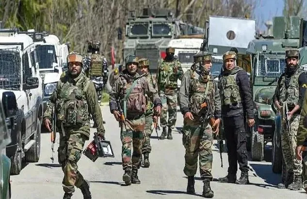 जम्मू-कश्मीर: पुलवामा में पुलिस और सीआरपीएफ पोस्ट पर आतंकियों ने फेंका ग्रेनेड, दो सुरक्षाकर्मी घायल, सर्च ऑपरेशन शुरू