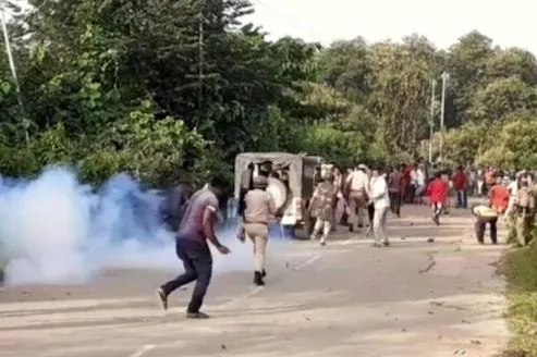केरल में क्रिसमस पर हिंसा: पुलिसकर्मियों पर निर्ममता से हमला करने वाले 50 प्रवासी श्रमिक गिरफ्तार