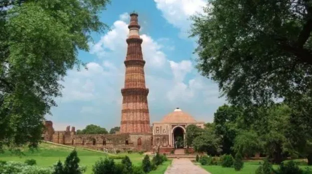 कुतुब मीनार परिसर के अंदर देवताओं की पूजा शुरू करने के की याचिका कोर्ट ने की खारिज