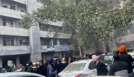 लुधियाना कोर्ट धमाका: घटनास्थल से जांच एजेंसियों को मिले कई सुराग, खुल सकता है राज