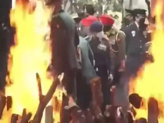 ब्रिगेडियर एलएस लिड्डर पंचतत्व में विलीन, पत्नी और बेटी ने बरार स्क्वायर में दी श्रद्धांजलि