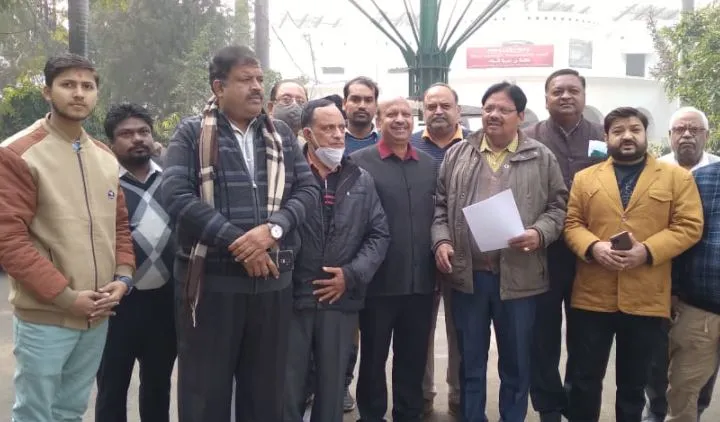 बरेली: मंडी शुल्क के विरोध में व्यापारियों ने दिया ज्ञापन, आदेश को तत्काल वापस लेने की मांग