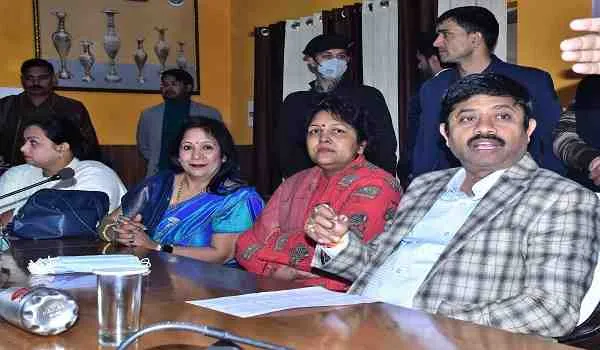 जन्मदिन केक के कटे हिस्से में नजर आएंगे अन्य दल : नंदी