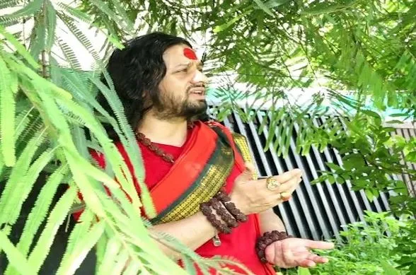 संत कालीचरण महाराज पर केस दर्ज, महात्मा गांधी के खिलाफ ‘अपमानजनक’ टिप्पणी कर गोडसे को किया था सलाम