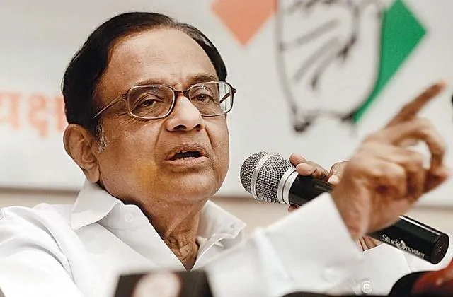 चिदंबरम ने एक बयान को लेकर रिजिजू पर निशाना साधा, विधि मंत्री ने किया पलटवार