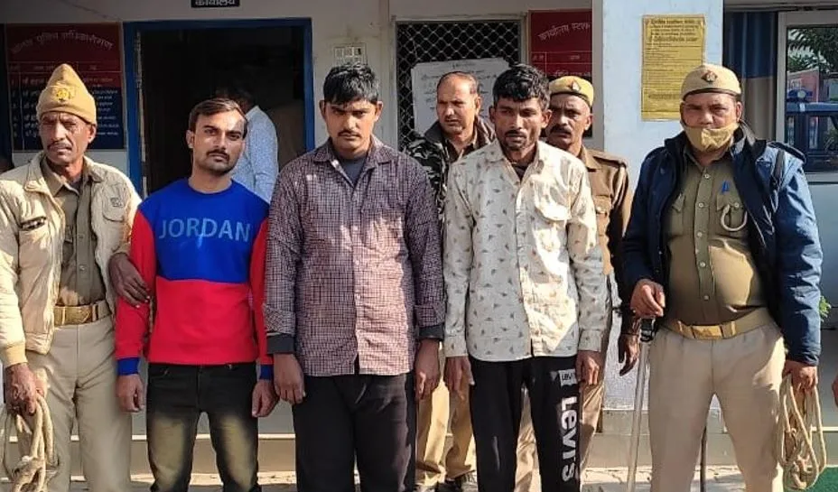 पीलीभीत: शातिर गाेमांस तस्कर रविया समेत तीन गिरफ्तार, मुठभेड़ का दावा